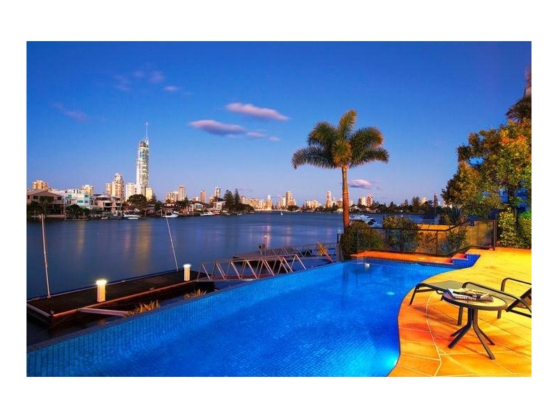 73 The Promenade, Isle Of Capri QLD 4217