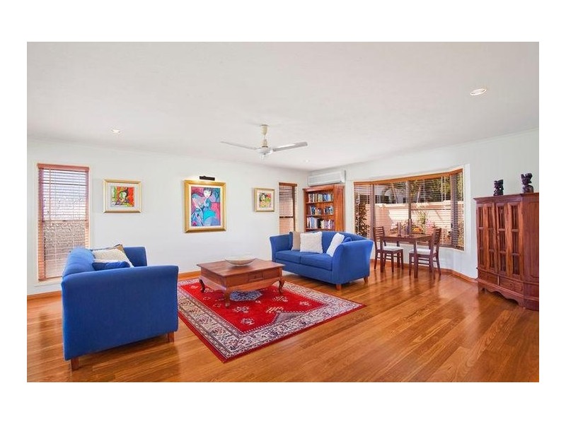 24 Donegal Crescent, Sorrento QLD 4217