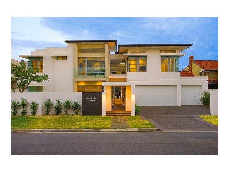 84 Commodore Drive, Paradise Waters QLD 4217