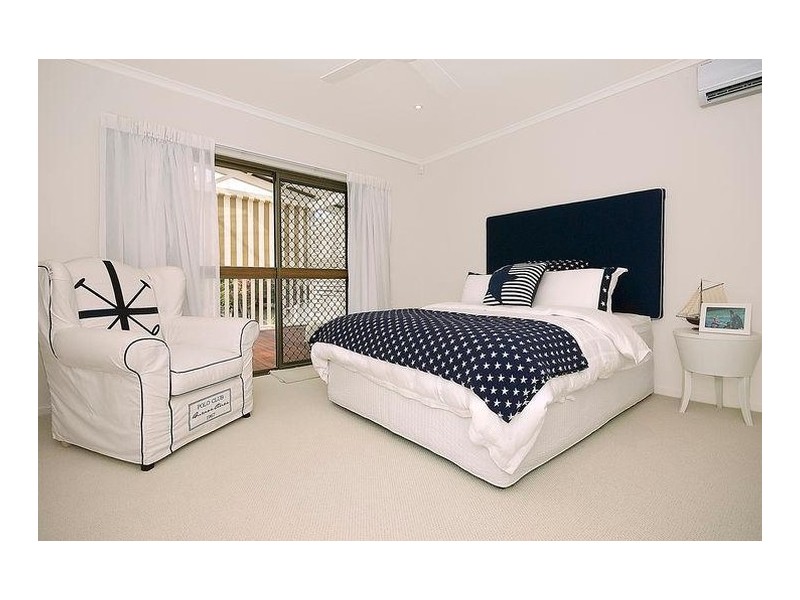49 Woodroffe Avenue, Main Beach QLD 4217