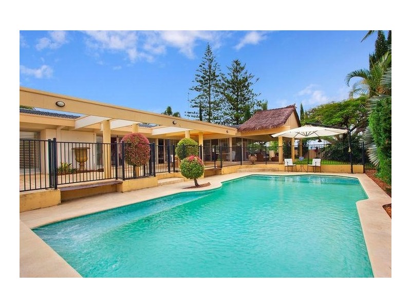 24 Remo Street, Isle Of Capri QLD 4217