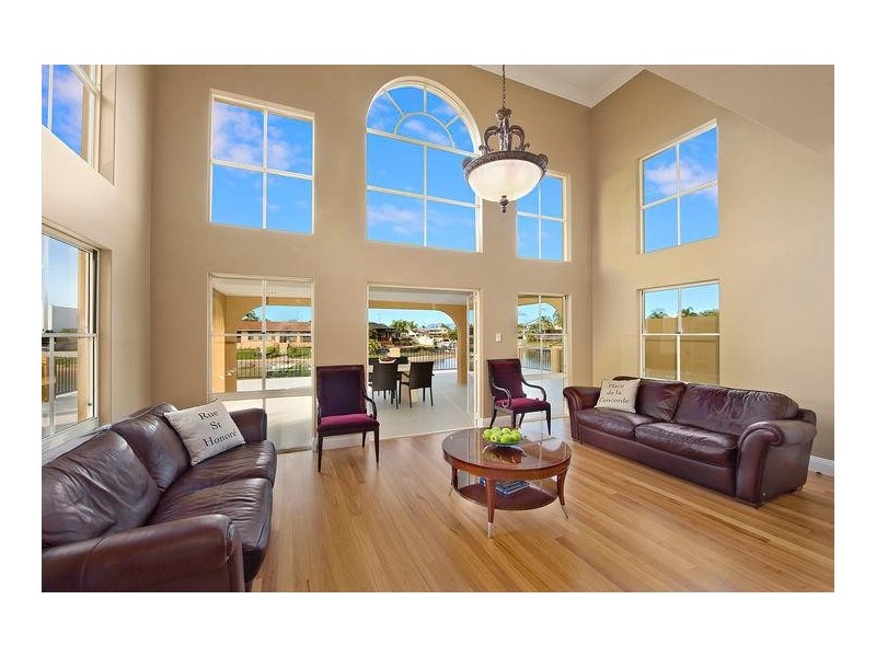 16 Saywell Street, Sorrento QLD 4217