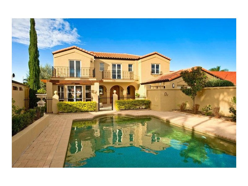 16 Saywell Street, Sorrento QLD 4217