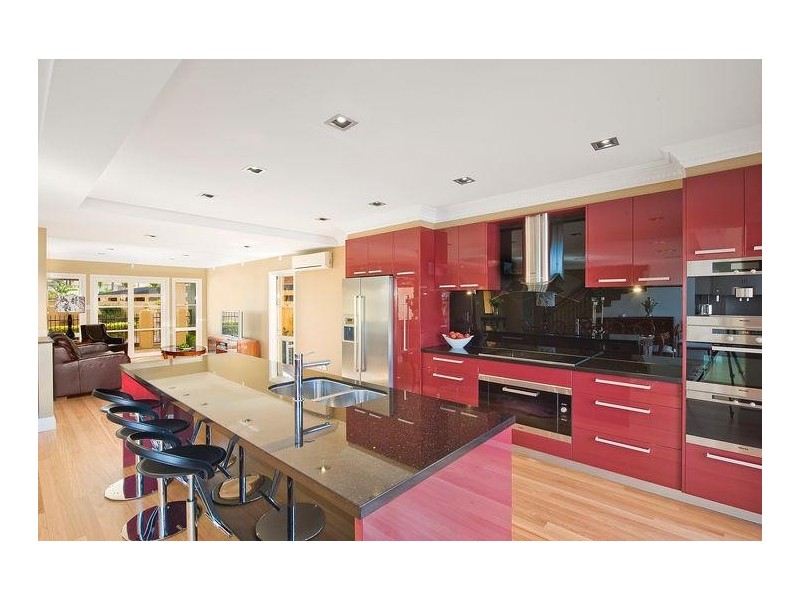 16 Saywell Street, Sorrento QLD 4217