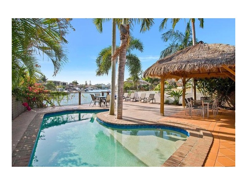 12 The Promenade, Isle Of Capri QLD 4217