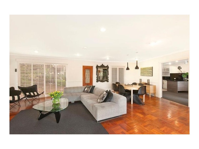 12 The Promenade, Isle Of Capri QLD 4217