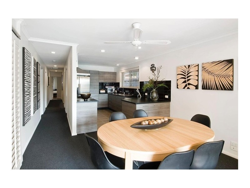 12 The Promenade, Isle Of Capri QLD 4217