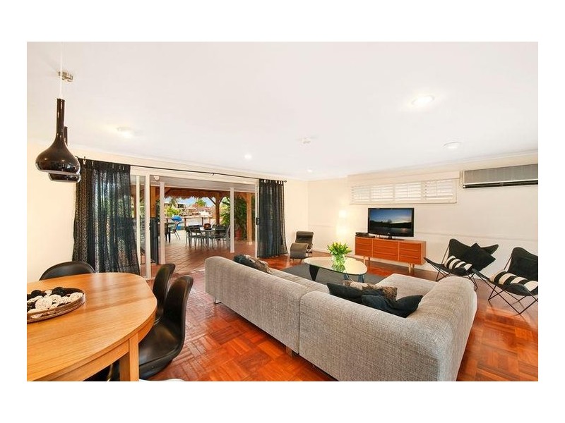 12 The Promenade, Isle Of Capri QLD 4217