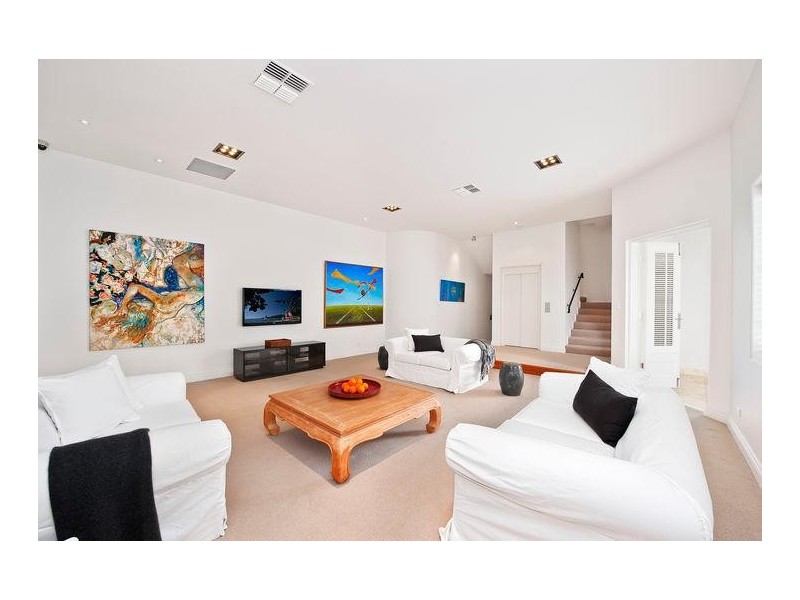 51 Hedges Avenue, Mermaid Beach QLD 4218