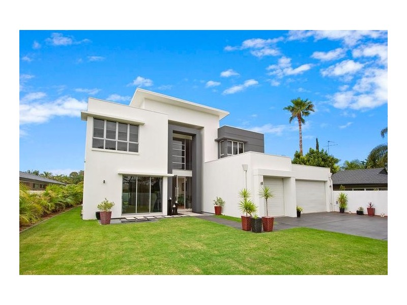 8 Binda Place, Bundall QLD 4217