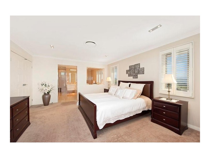 1 Zenith Crescent, Pacific Pines QLD 4211