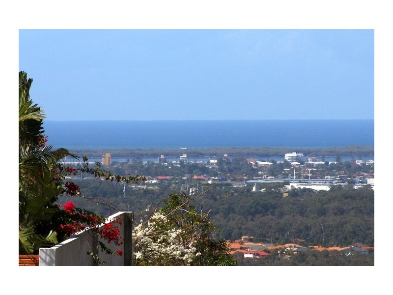 1 Zenith Crescent, Pacific Pines QLD 4211