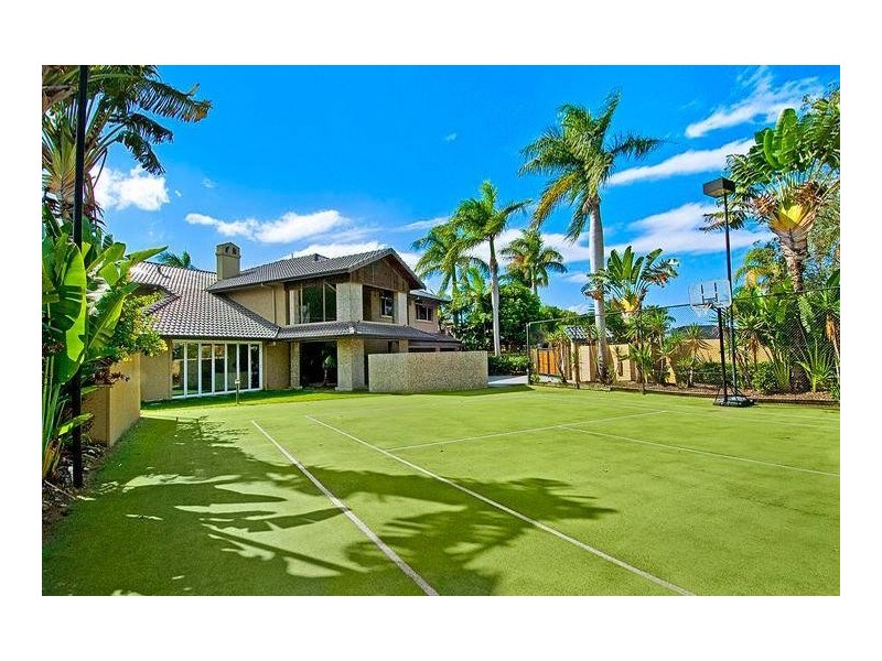 2 Marseille Court, Sorrento QLD 4217