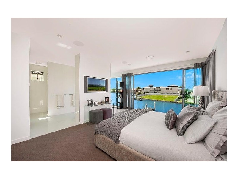 8073 Riverside Drive, Sanctuary Cove QLD 4212