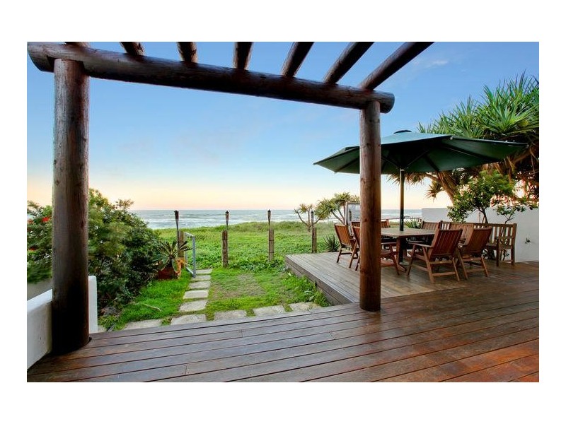 17 Hedges Avenue, Mermaid Beach QLD 4218