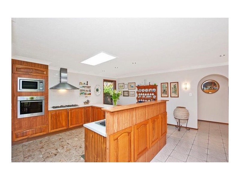 9 Mercedes Place, Bundall QLD 4217