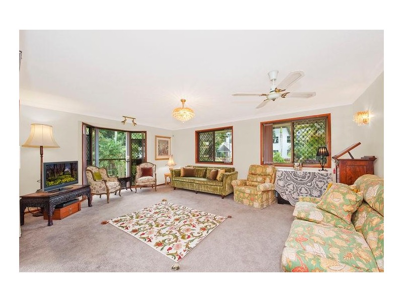 9 Mercedes Place, Bundall QLD 4217
