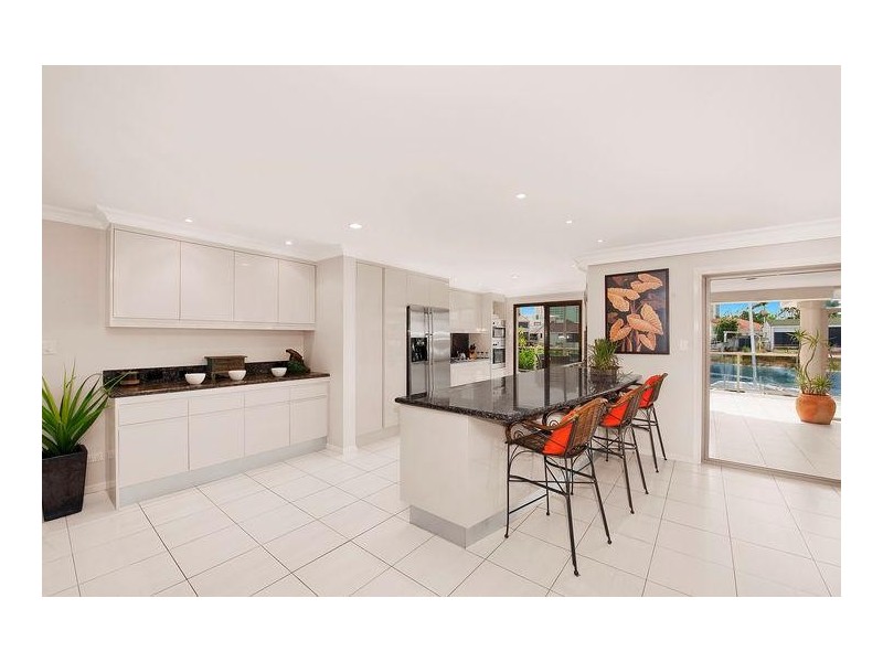 9 Norseman Court, Paradise Waters QLD 4217