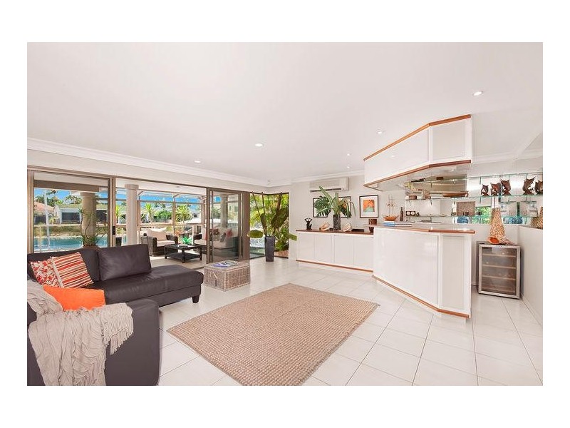 9 Norseman Court, Paradise Waters QLD 4217