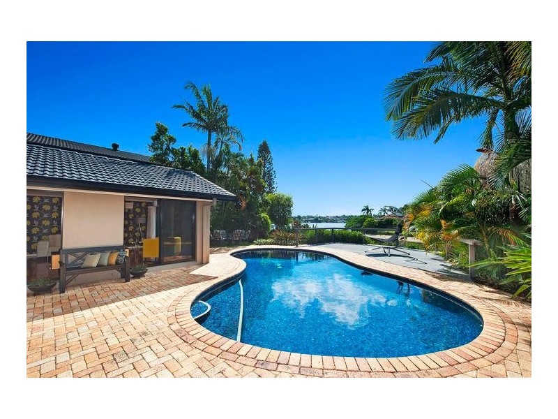 11 Lothian Avenue, Sorrento QLD 4217