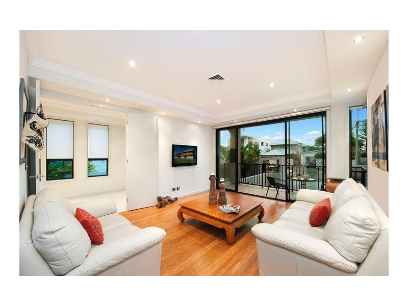 30 Tamborine Street, Mermaid Beach QLD 4218