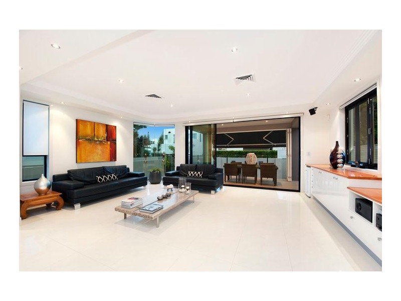 30 Tamborine Street, Mermaid Beach QLD 4218
