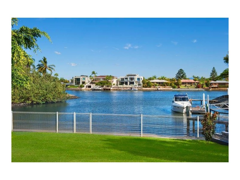 24 Rapallo Avenue, Isle Of Capri QLD 4217