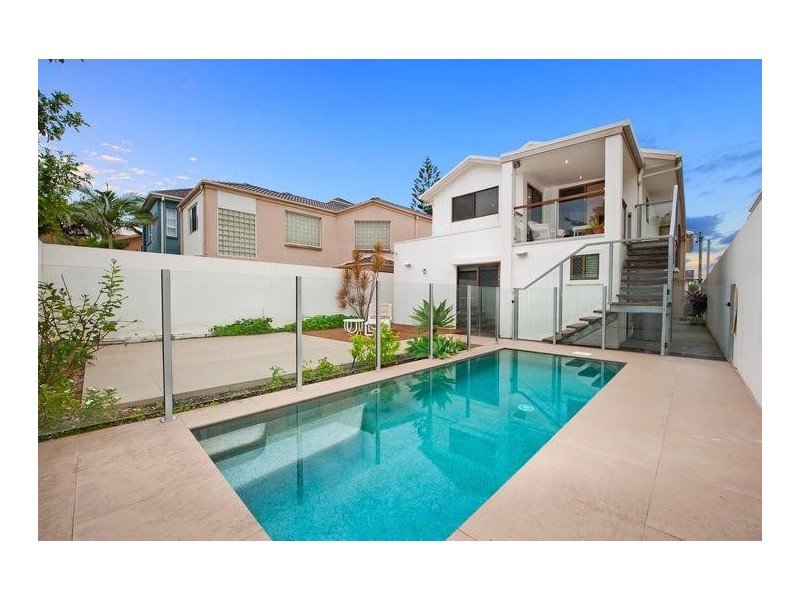 10 Tamborine Street, Mermaid Beach QLD 4218