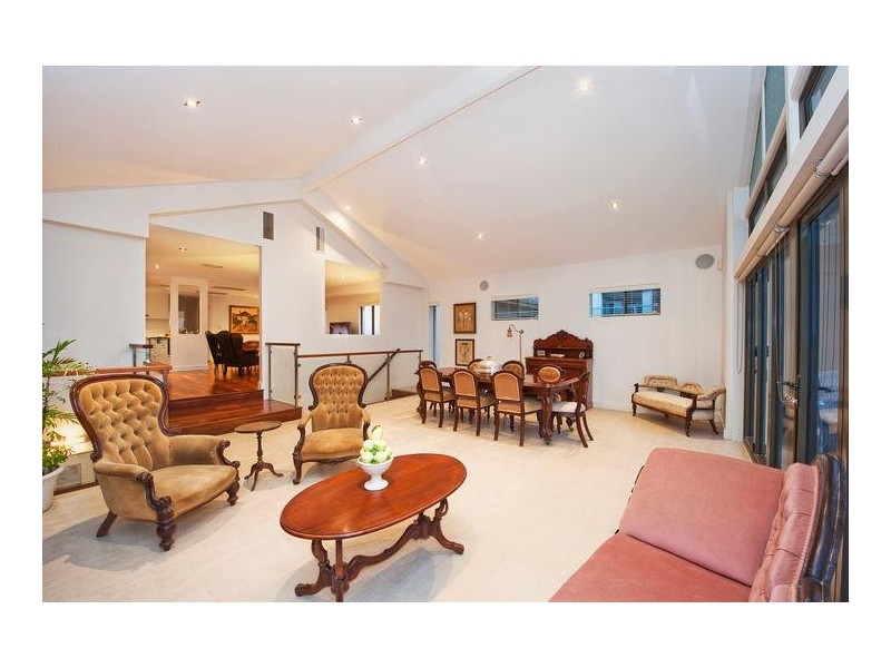 10 Tamborine Street, Mermaid Beach QLD 4218