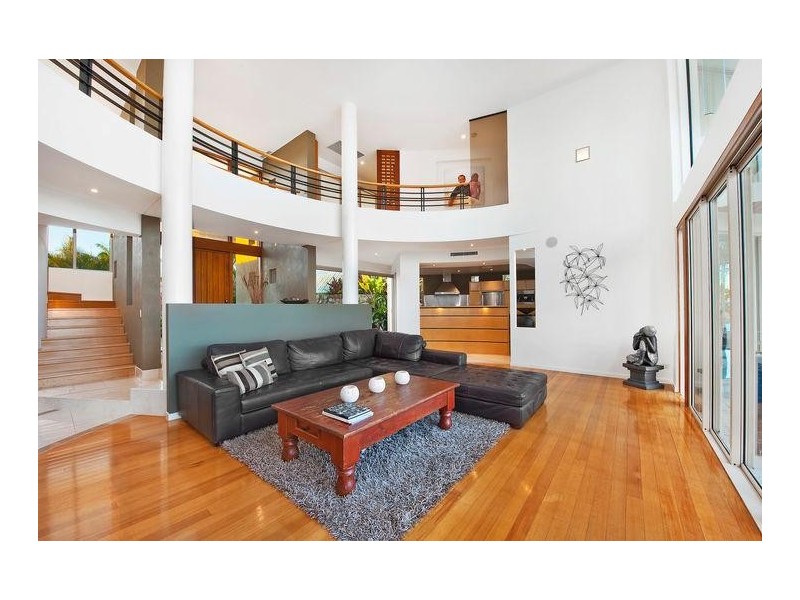 21 Montego Court, Mermaid Waters QLD 4218