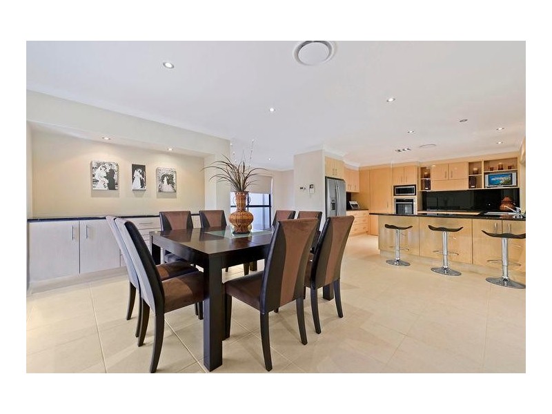 20 Waldorf Place, Maudsland QLD 4210