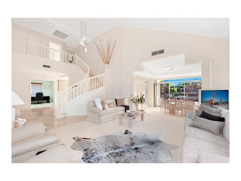 12 Buccaneer Court, Paradise Waters QLD 4217