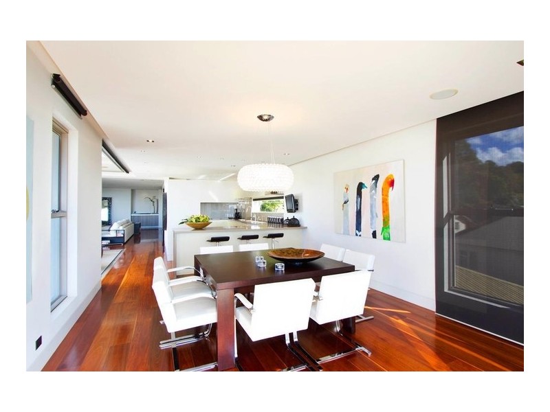 2 Ocean Street, Burleigh Heads QLD 4220