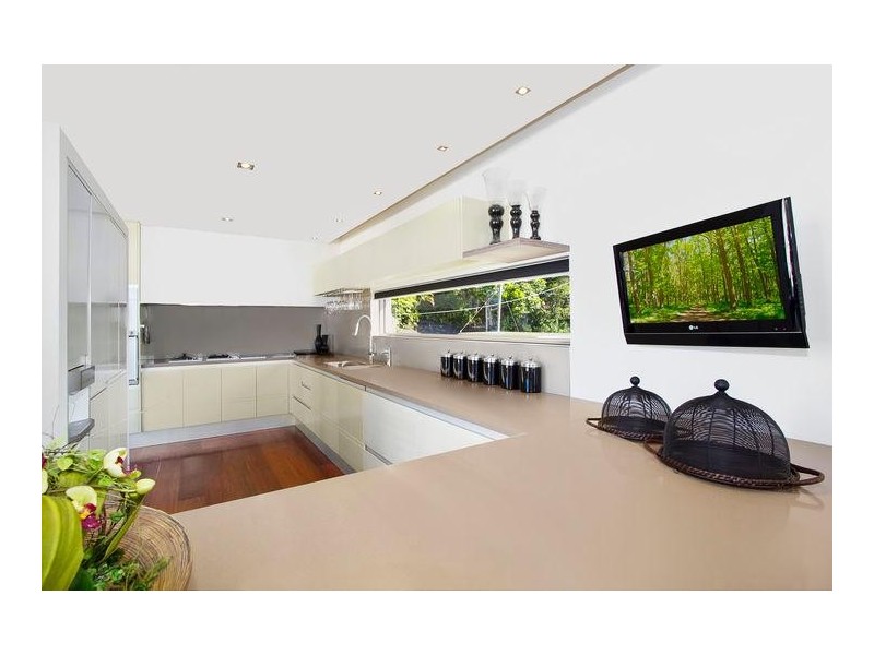 2 Ocean Street, Burleigh Heads QLD 4220