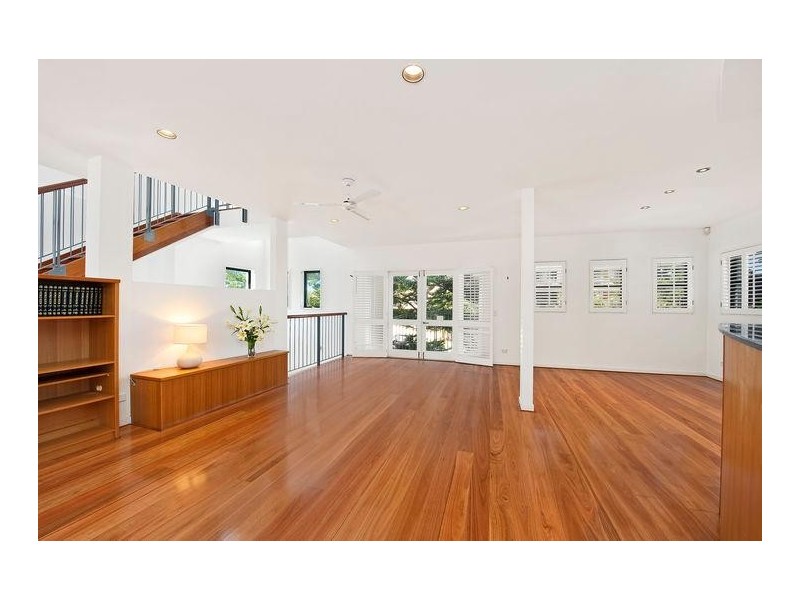 9 Dudley Street, Mermaid Beach QLD 4218