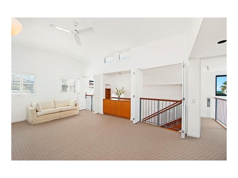 9 Dudley Street, Mermaid Beach QLD 4218