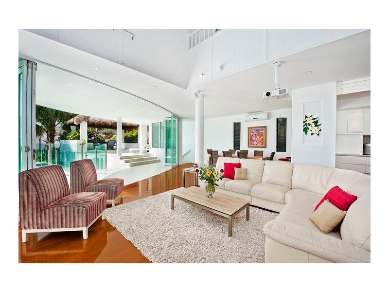 18 Heron Avenue, Mermaid Beach QLD 4218