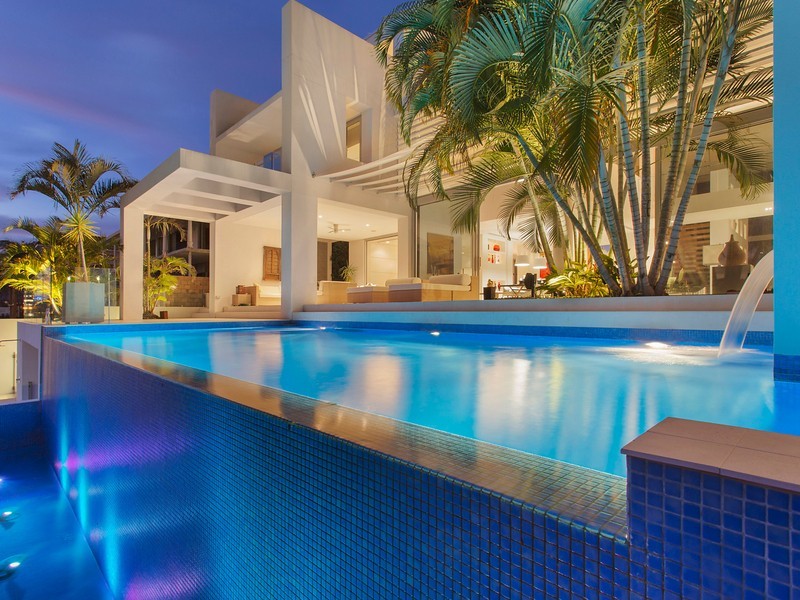117 Commodore Drive, Paradise Waters QLD 4217