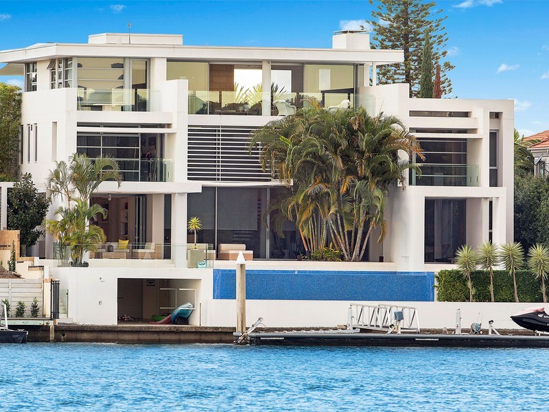 117 Commodore Drive, Paradise Waters QLD 4217