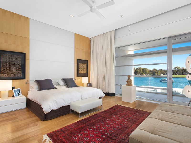 117 Commodore Drive, Paradise Waters QLD 4217