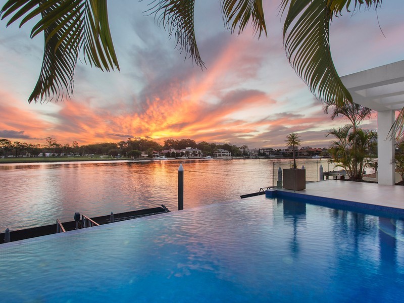 117 Commodore Drive, Paradise Waters QLD 4217