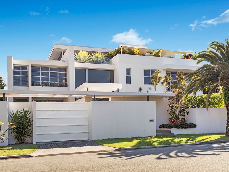 117 Commodore Drive, Paradise Waters QLD 4217