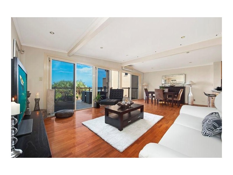 237 Hedges Avenue, Mermaid Beach QLD 4218