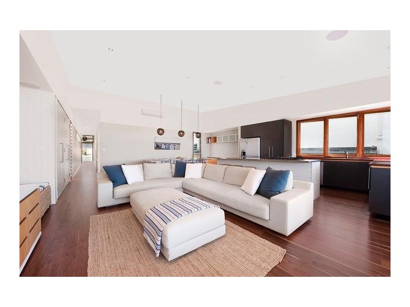 55 Hedges Avenue, Mermaid Beach QLD 4218