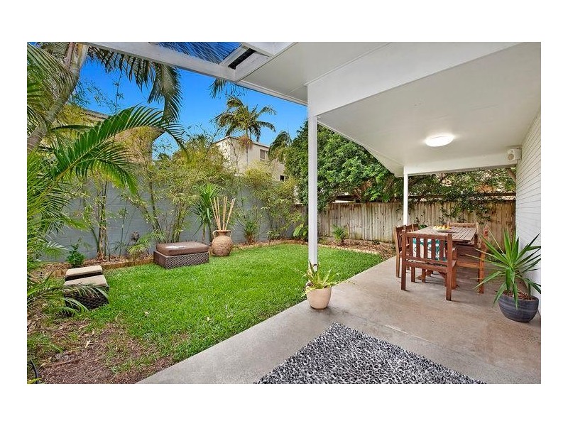 37 Venice Street, Mermaid Beach QLD 4218