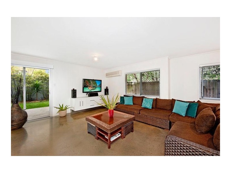 37 Venice Street, Mermaid Beach QLD 4218