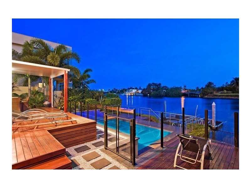 13 La Spezia Court, Isle Of Capri QLD 4217