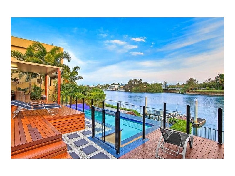 13 La Spezia Court, Isle Of Capri QLD 4217