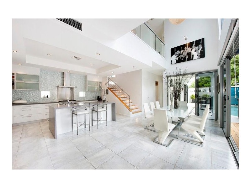 28 Redondo Avenue, Miami QLD 4220