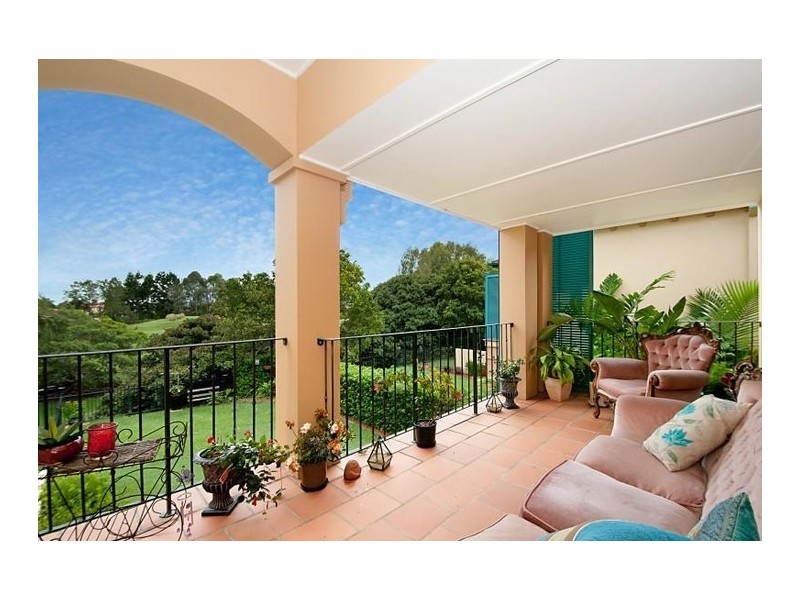 3271 Palladian Drive, Hope Island QLD 4212